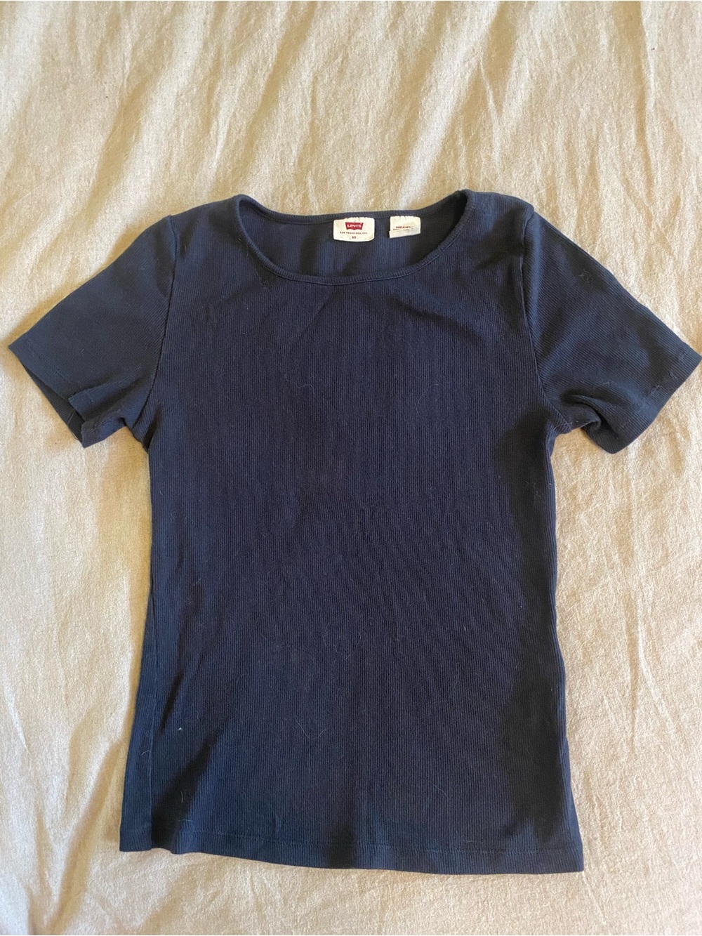 Levi's black baby tee